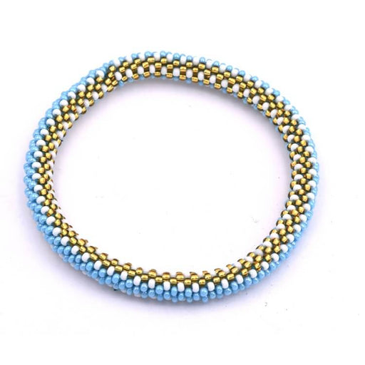 Kaufen Sie Perlen in Deutschland Nepalesischer gehäkelter Armreif, Himmelblau, Weiß und Gold, 65 mm (1)