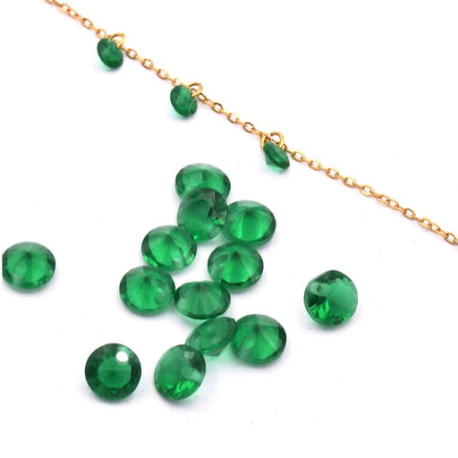Winziger Glasanhänger mit Diamanteffekt smaragdgrün 4 x 2 mm – Loch 0.7 mm (10)