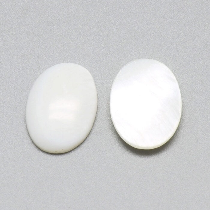 Ovaler Cabochon weiße Muschel 18x13mm (1)