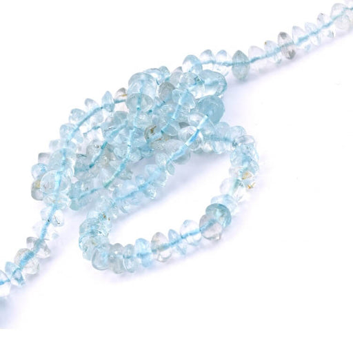 Kaufen Sie Perlen in Deutschland Aquamarin-Knopfperle 5–7 x 3–5 mm – Loch: 0.5 mm (1 Strang – 33 cm)
