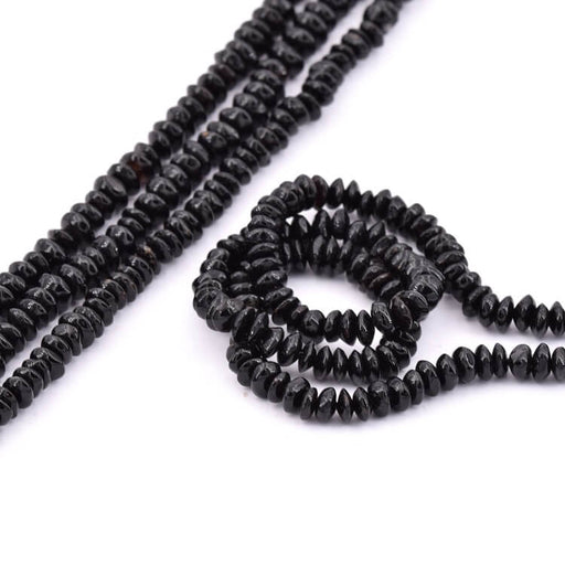 Kaufen Sie Perlen in Deutschland Spinell-Knopfperle 4–5 x 2–4 mm – Loch: 0.5 mm (1 Strang – 33 cm)