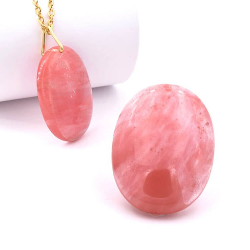 Kaufen Sie Perlen in Deutschland Ovaler Anhänger aus Erdbeerquarzglas 46 x 34 mm - Loch: 1,2 mm (1)