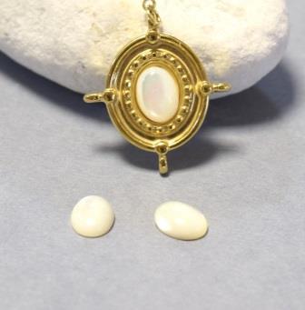Kaufen Sie Perlen in Deutschland Cabochon Oval Echtes Perlmutt 8x6mm (2)