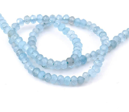 Kaufen Sie Perlen in Deutschland Jade Natur gefärbte BLAU facettierte Perlen - 4mm (1 Strang)