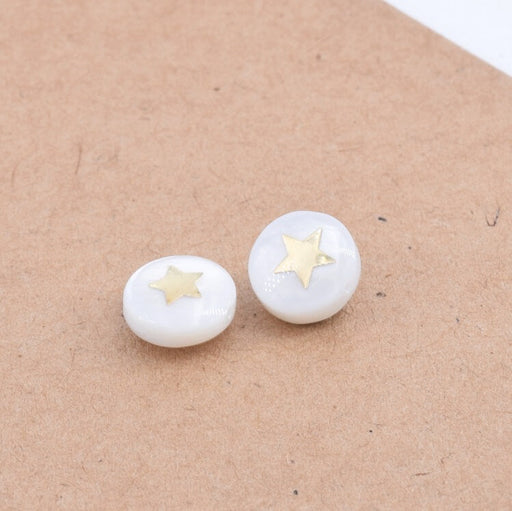 Kaufen Sie Perlen in Deutschland Flache runde Perlen mit weißer Schale und goldenem Stern 8 x 3.5 mm - Loch 0.6 mm (2)