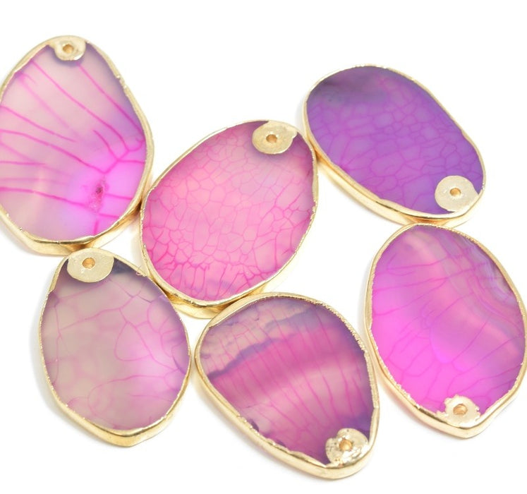 Pinker Achatscheiben-Anhänger, besetzt mit Goldmessing - 4 cm x 2 cm