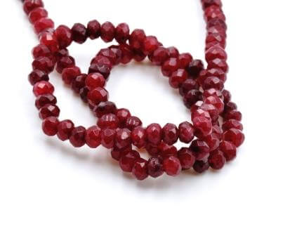 Kaufen Sie Perlen in Deutschland Facettierte Jadeperlen - Granatfarbe 4X2,5 mm - Loch: 1 mm (1 Strang)