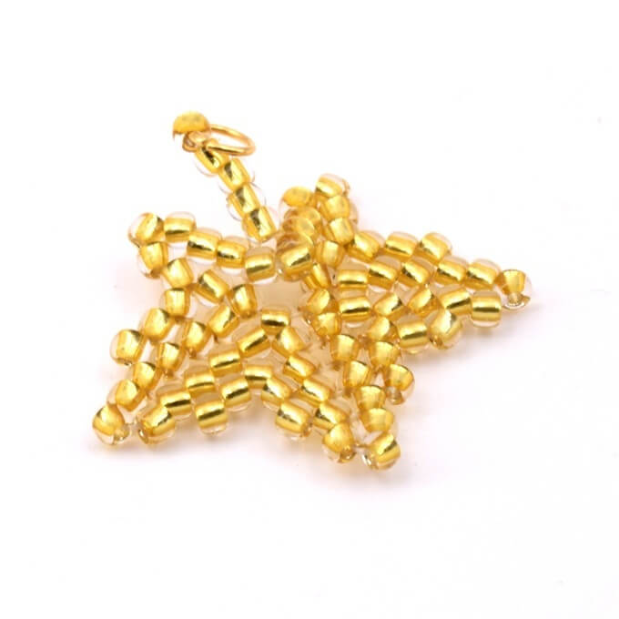 Blattanhänger goldgelbe gewebte Rocailles 25 x 27 mm – Loch: 3 mm (1)