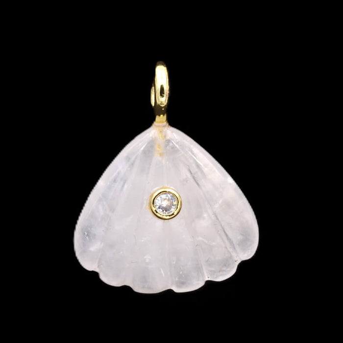 Geschnitzter muschelförmiger Quarzkristall-Anhänger – goldenes Messing und Zirkon 23 x 20 mm plus Öse (1)