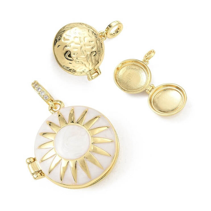 Runder Medaillon-Anhänger aus weißem Emaille mit Zirkonia-Öse – goldenes Messing – 20 mm (1)
