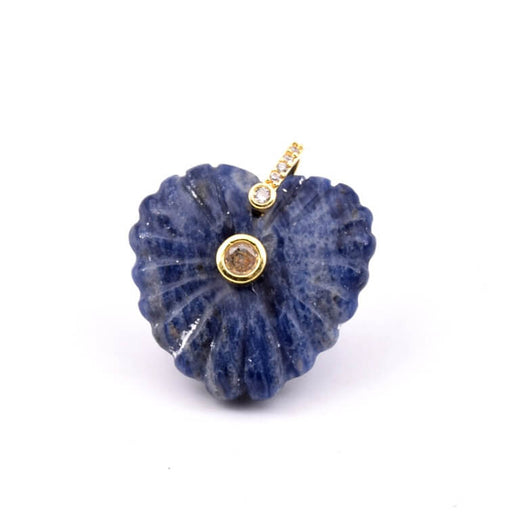 Geschnitzter Herzanhänger – Lapislazuli goldfarbenes Messing & Zirkonia – 25 mm (1)