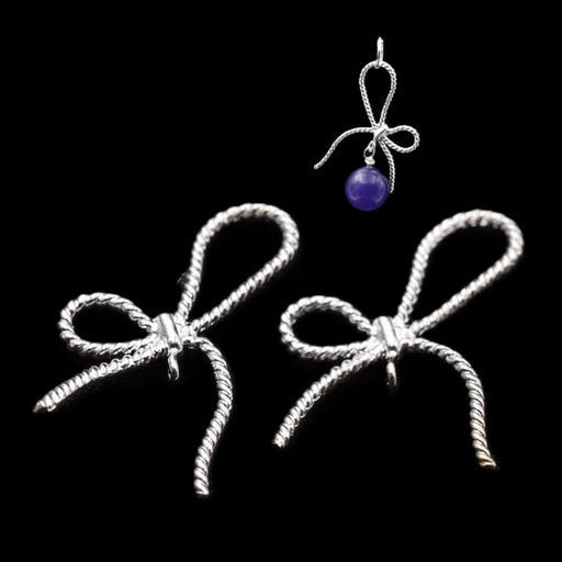 Knoten-Anhängerverbinder Versilbertes Messing – 18 x 26 mm – Loch: 1 mm (2)