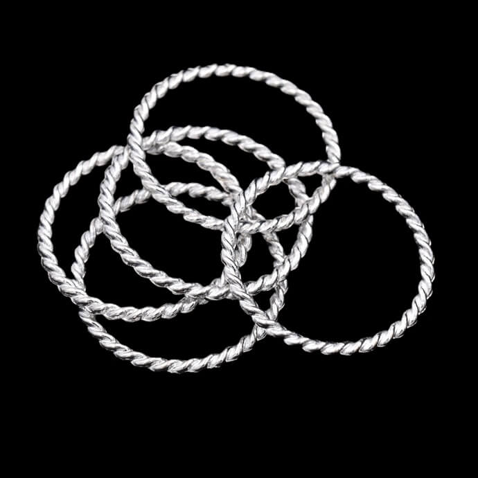 Verdrillte versilberte Messing-Verbindungsringe 25 x 2 mm (5)