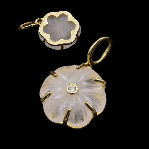 Anhänger mit Quarzkristallblume goldenes Messing. 17 mm – Loch: 4 mm (1)