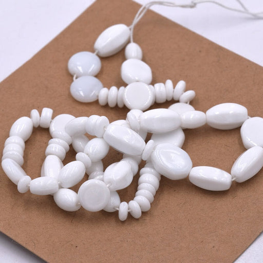 Kaufen Sie Perlen in Deutschland Tschechische Glasperlenmischung, Form: Opaque White Mix, 2–12 mm (1 Strang – 41 cm)