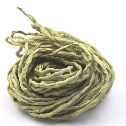 Handgefärbtes Natursidk-Band – Limettengrün 2 mm (1 m)