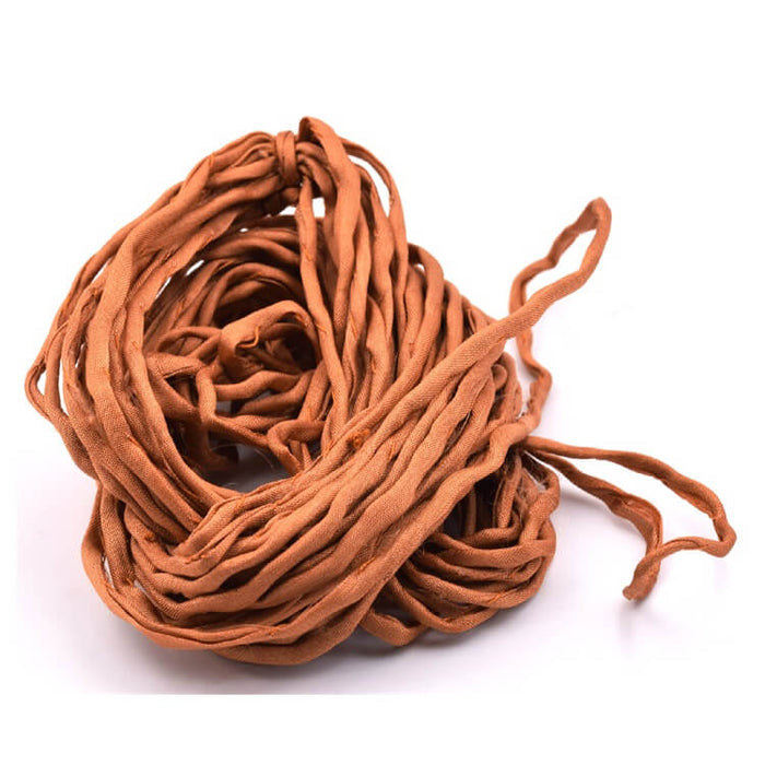 Handgefärbtes Natursidk-Band – Siennabraun 2 mm (1 m)