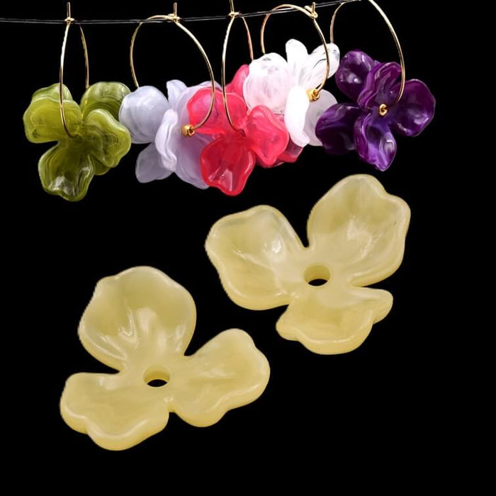 Harzblume Perle buttergelb 25 mm – Loch: 2 mm (2)