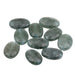 Flache ovale graugrün gefärbte Jadeperle 18–13 mm – Loch: 1 mm