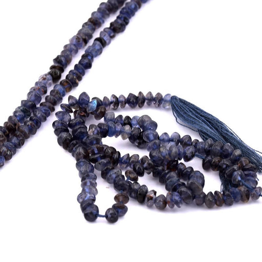 Kaufen Sie Perlen in Deutschland Iolith-Knopfperle 4–5 x 2–3 mm – Loch: 0.5 mm (1 Strang – 33 cm)