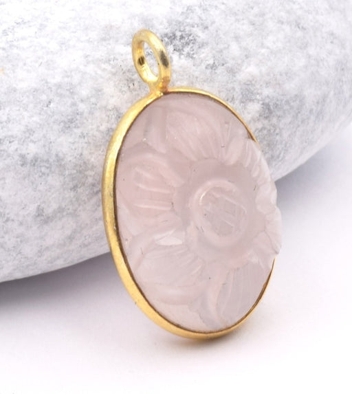 Kaufen Sie Perlen in Deutschland Ovaler Anhänger Blume geschnitzt Rosenquarz - 925 silber und vergoldet 17x13mm (1)
