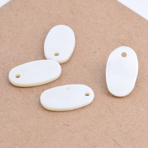 Kaufen Sie Perlen in Deutschland Weiße ovale Muschelanhänger 17x10mm (4)