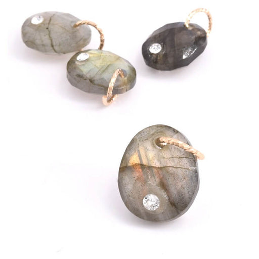 Kaufen Sie Perlen in Deutschland Ovaler Labradorit-Anhänger mit Zirkon und goldgefülltem gestreiftem Ring - 12x10mm (1)