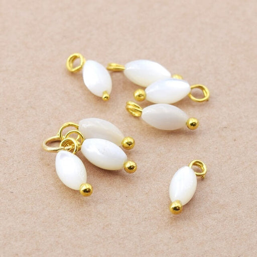 Kaufen Sie Perlen in Deutschland Charm-Anhänger Muschelreisperlen mit goldenem Messing -7x4mm (8)