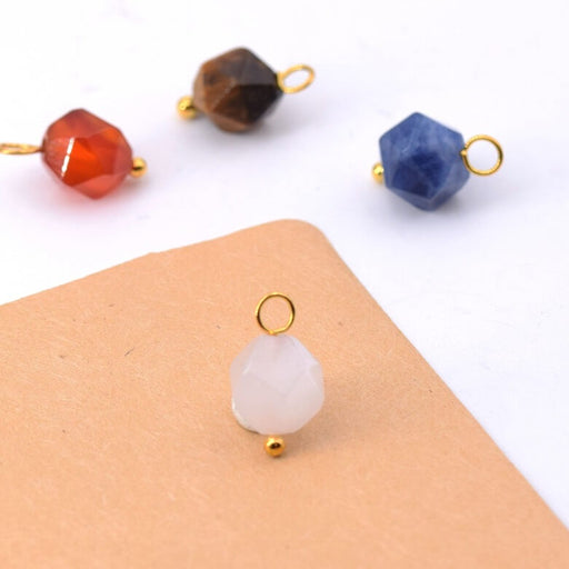 Kaufen Sie Perlen in Deutschland Charms Polygon Natürliche perle Weiße Jade - 8x9mm - Goldener Messingstift (2)