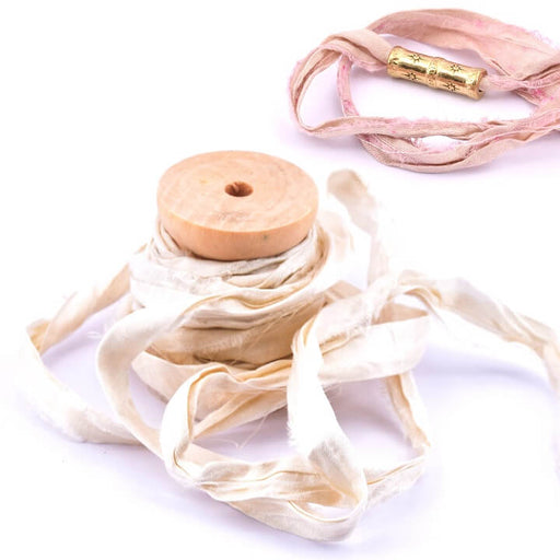 Seidenband Creme Weiß zerknittert ausgefranst recycelter Sari 3cm (1m)