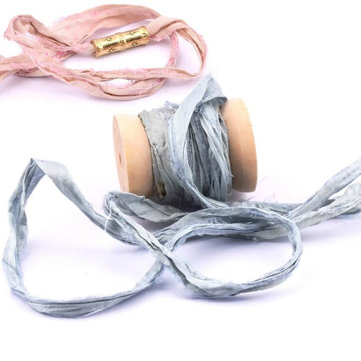 Kaufen Sie Perlen in Deutschland Seidenband Himmelblau Geknittert Ausgefranst Recycelter Sari 3cm (1m)