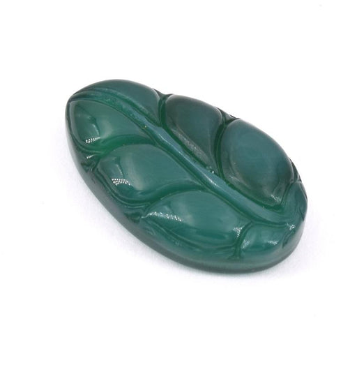 Kaufen Sie Perlen in Deutschland Jadegrün Blattgetöntes Monstera geschnitzt 28x17mm, Grigri oder Crimpen (1)