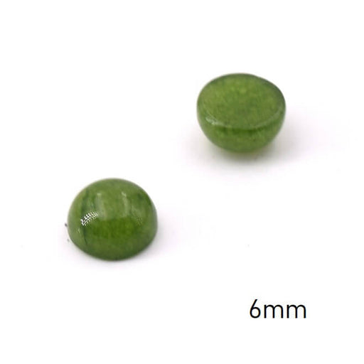 Kaufen Sie Perlen in Deutschland Runder Cabochon, grün gefärbte Jade - 6 mm (2)