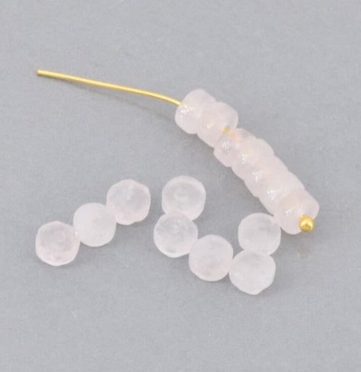 Kaufen Sie Perlen in Deutschland Heishi Beads WEISS Quarz 4x2mm - 0.7mm Loch (10)