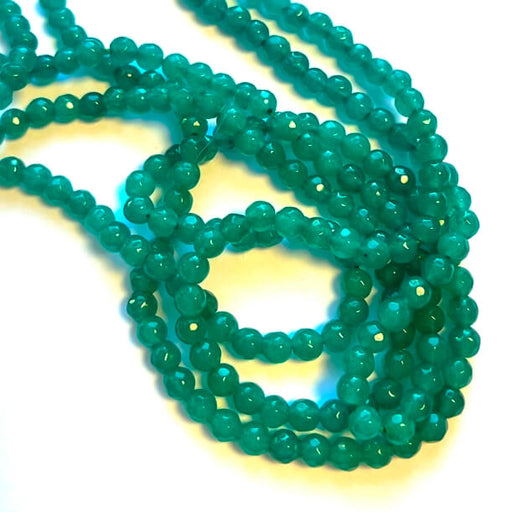 Kaufen Sie Perlen in Deutschland Jade Natur gefärbte GREEN DUCK facettierte Perlen - 4mm (1 Strang)