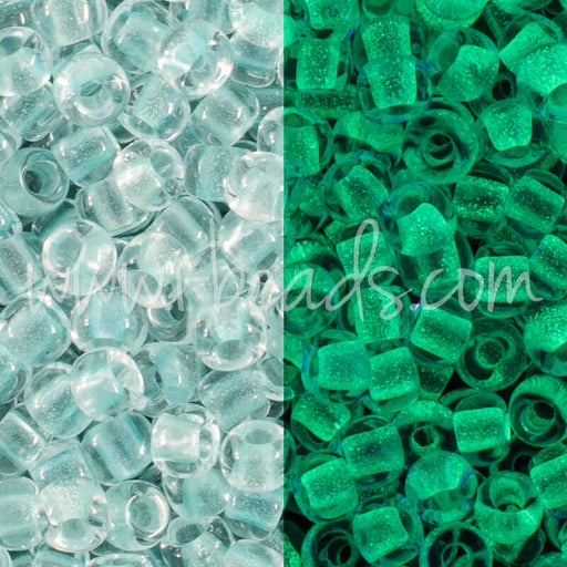 Kaufen Sie Perlen in Deutschland cc2723 - Toho Rocailles Perlen 11/0 Glow in the dark baby blue/bright green (10g)