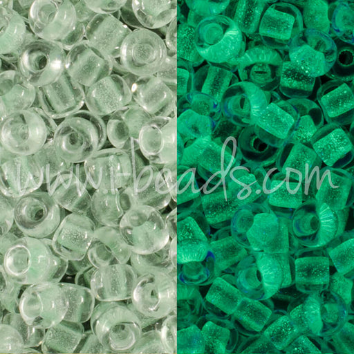Kaufen Sie Perlen in Deutschland cc2722 - Toho Rocailles Perlen 11/0 Glow in the dark mint green/bright green (10g)