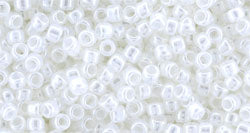 Kaufen Sie Perlen in Deutschland cc141 - Toho Takumi LH round perlen 11/0 ceylon snowflake (10g)