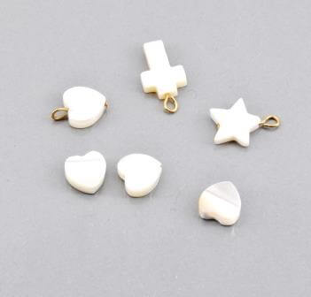Kaufen Sie Perlen in Deutschland Perlmutt weiss - Perlen herzförmig 8x8mm, Loch 0.8mm (5)