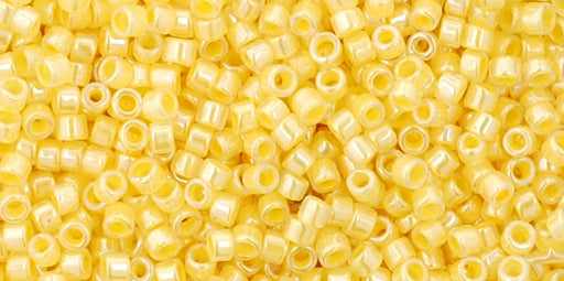 Kaufen Sie Perlen in Deutschland cc903- Toho Treasure beads 11/0  Ceylon Custard  (5gr)